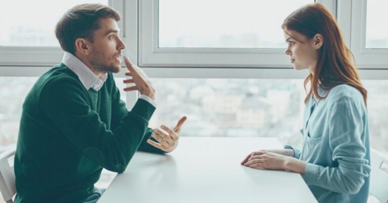 Манипуляции в отношениях: как вас незаметно контролируют и как этому противостоять