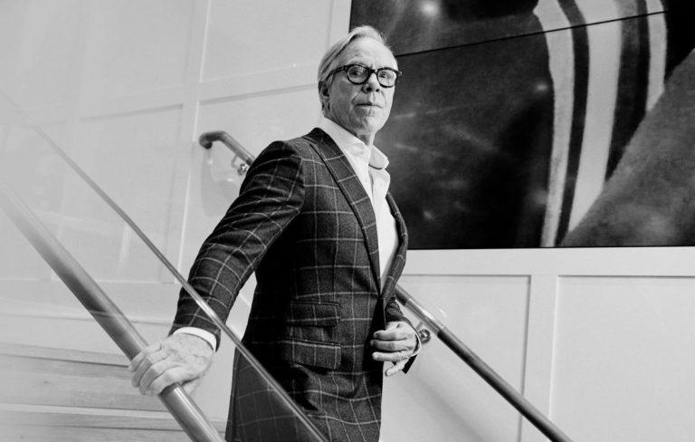 Томми Хилфигер: от провального магазина до глобального бренда американского стиля